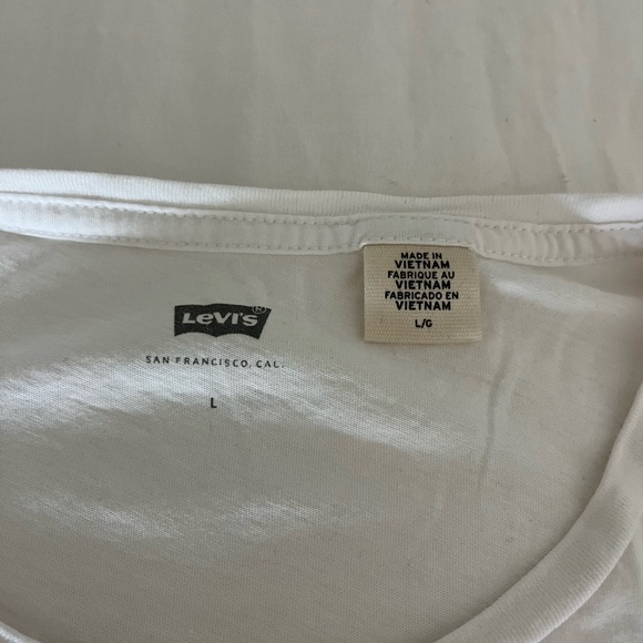 Levis tshirt - Picture 2 of 5